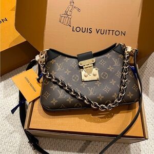 Louis Vuitton Monogram Canvas Shoulder Bag with Gold Chain